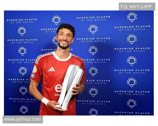 巴足球传奇：黑人球星巴如何突破重重挑战成就伟大职业生涯